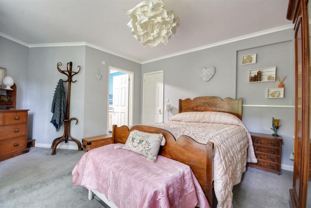 Reception 2 / Bedroom 5