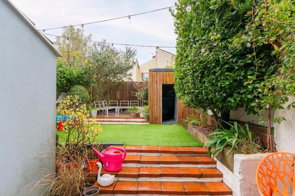 0H4STRD - External H.jpg