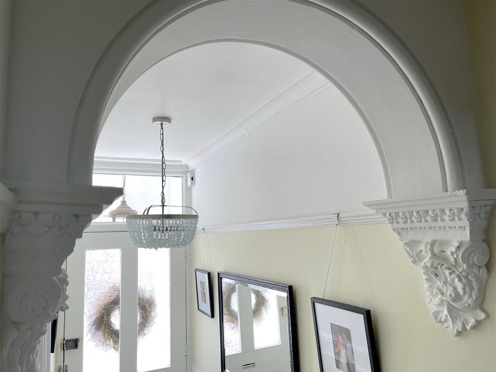 Entrance Hall (2).jpeg