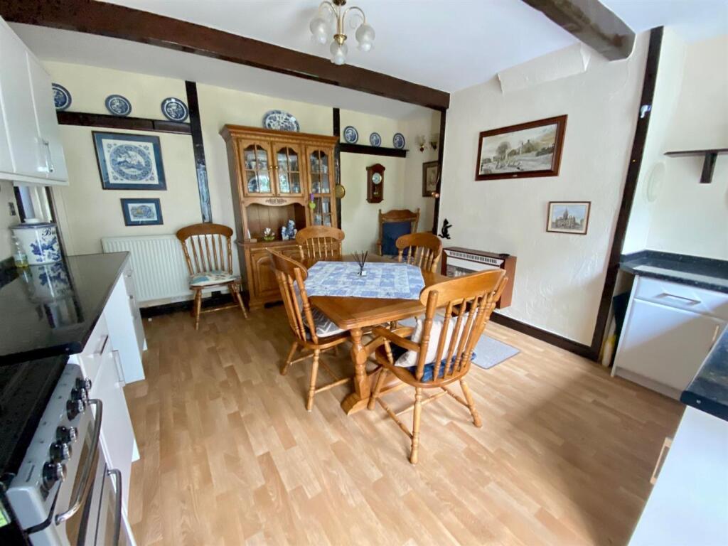 kitchen lower ground floor 1.jpg