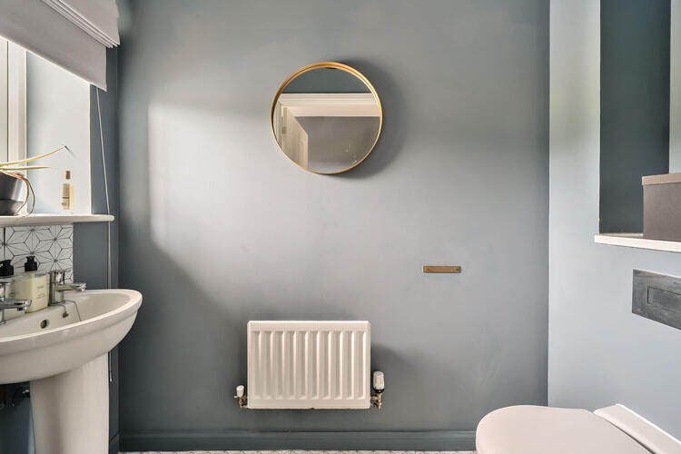 1304349 16 683eb7f32d231