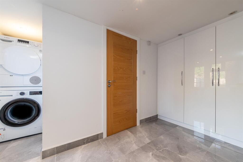 10BirchwoodWay-24.jpg