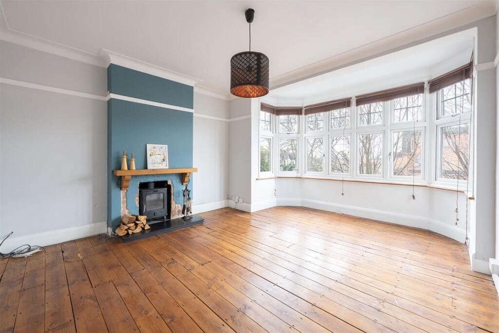 Bisterne Avenue, E17