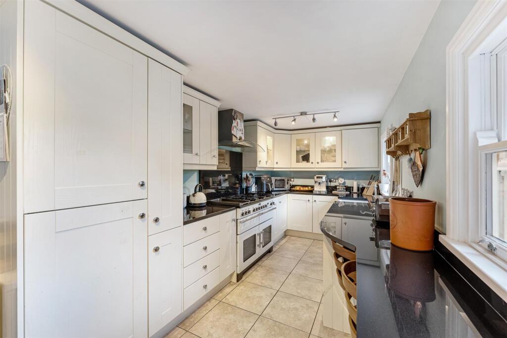 Breakfast Kitchen Aspect 2