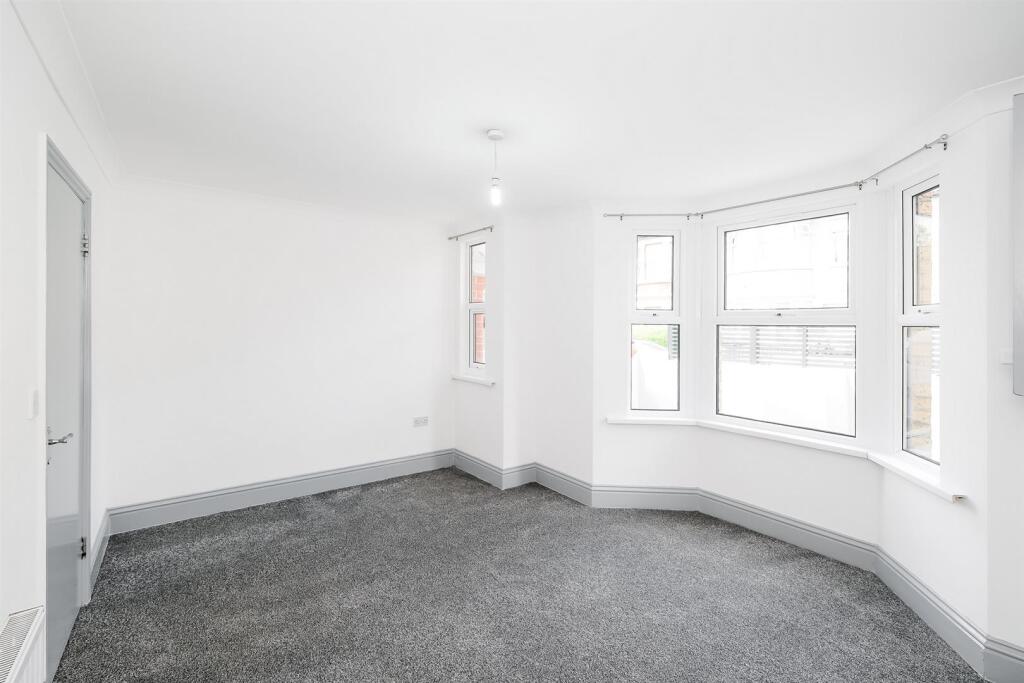 78-80 Spruce Hills Flat 2-6_web.jpg