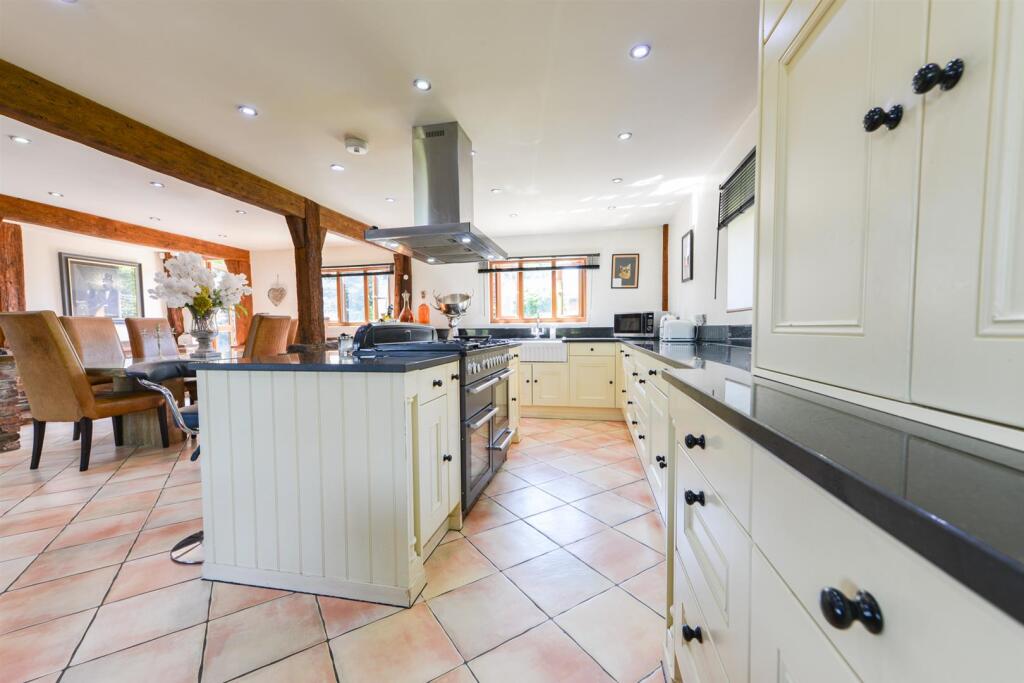 Tithe Barn Detling10.jpg