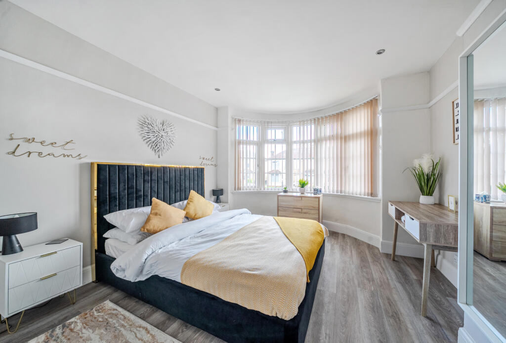 1372724-17-68fb6c...