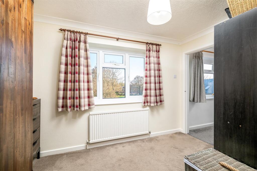 251130 - 36 Cleat Hill, Bedford - 30.jpg