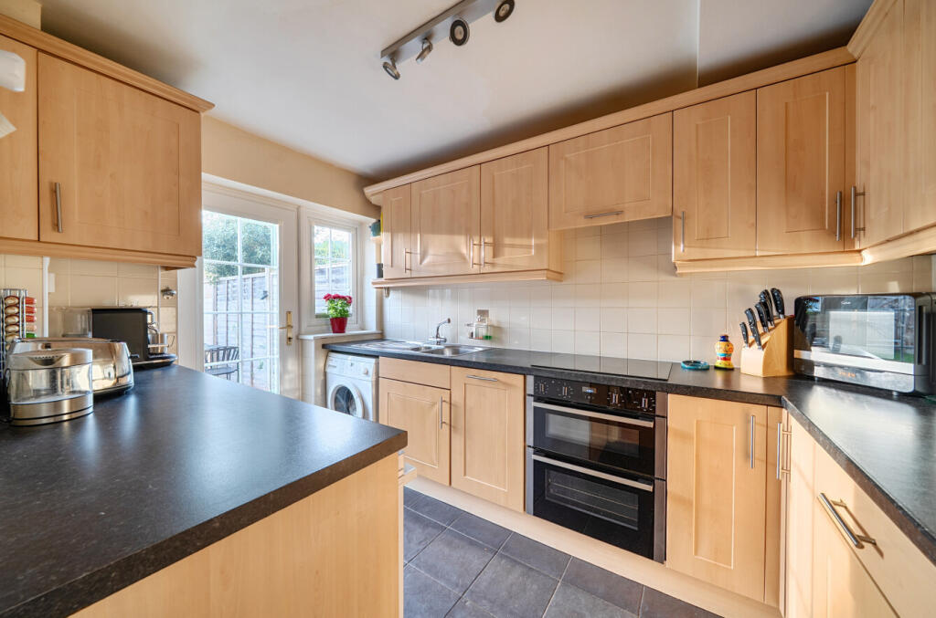 1388482-10-69495a...