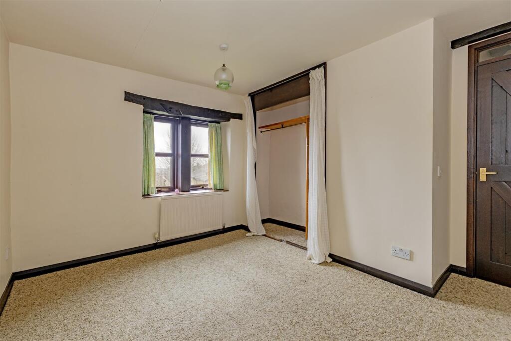 Bedroom 2-2.jpg