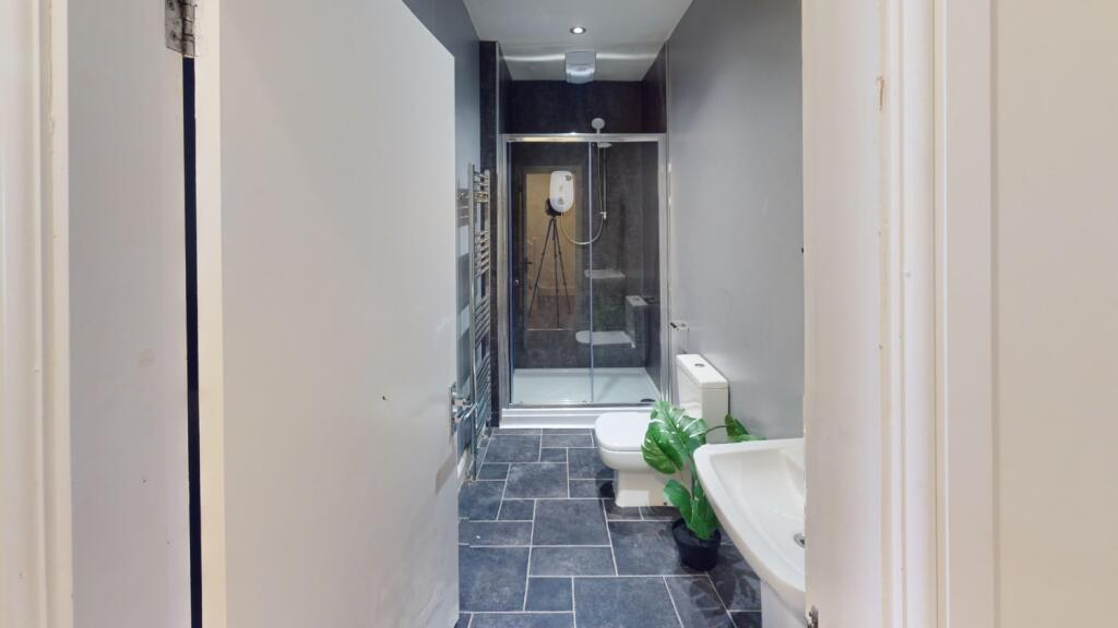 2-Alpha-Terrace-Bathroom