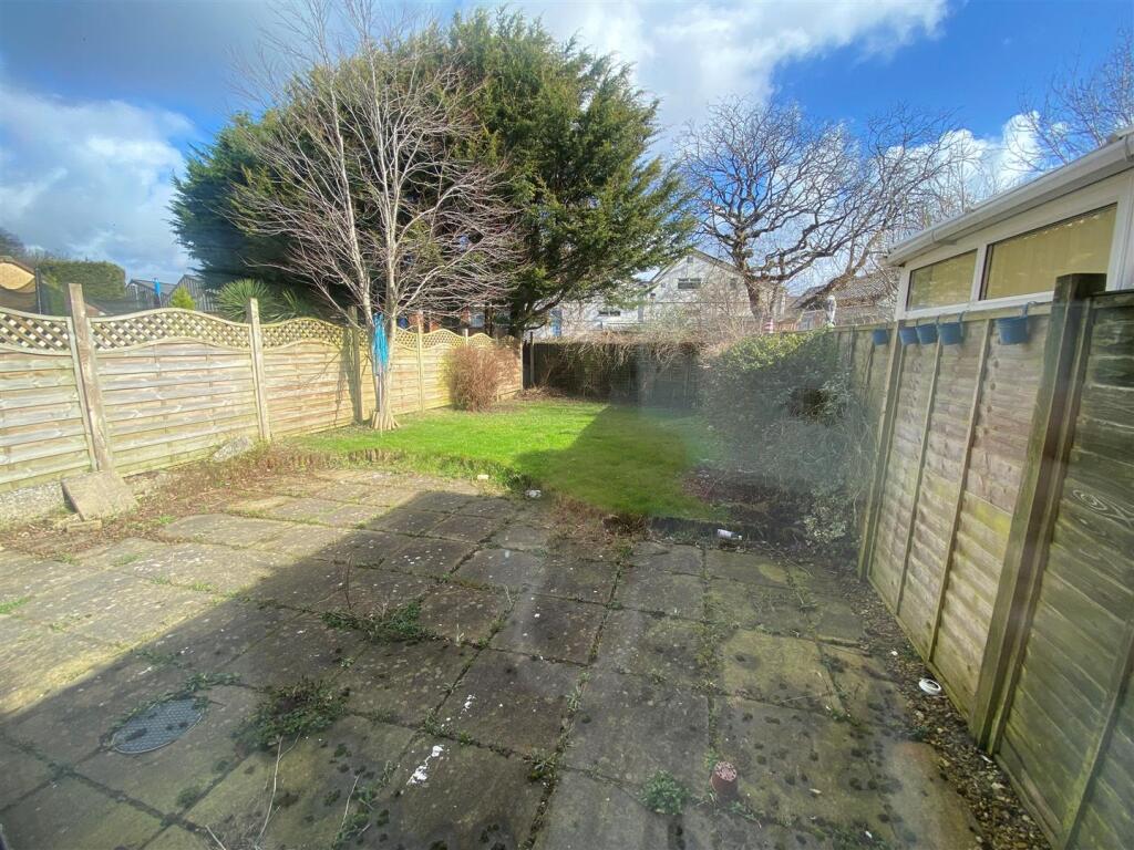 28 Thistle Close - rear garden.jpg