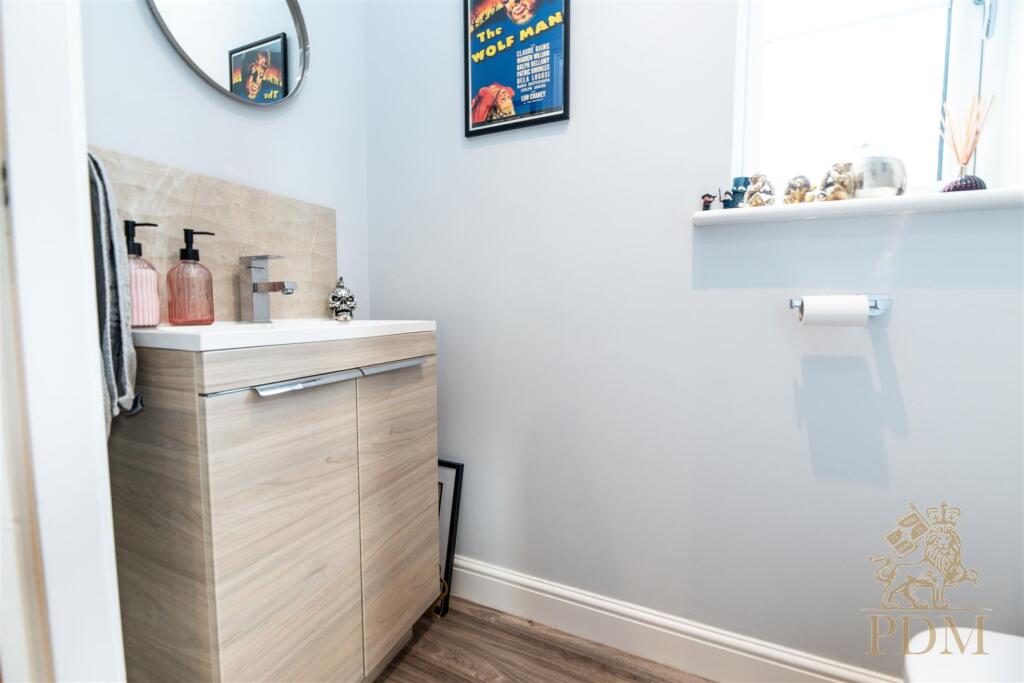 6 Byron Close Colwick Nottingham NG2 4BL