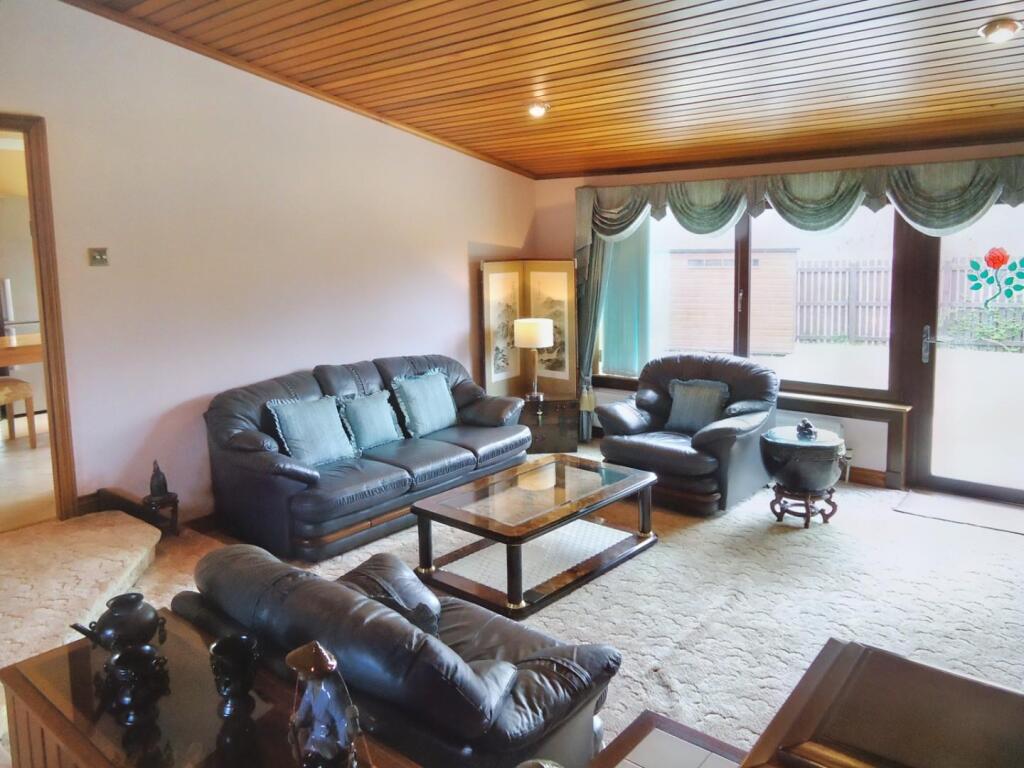 Lounge 9f4773ff-15e0-4b98-8aaa-c864c28cf7a1.jpeg