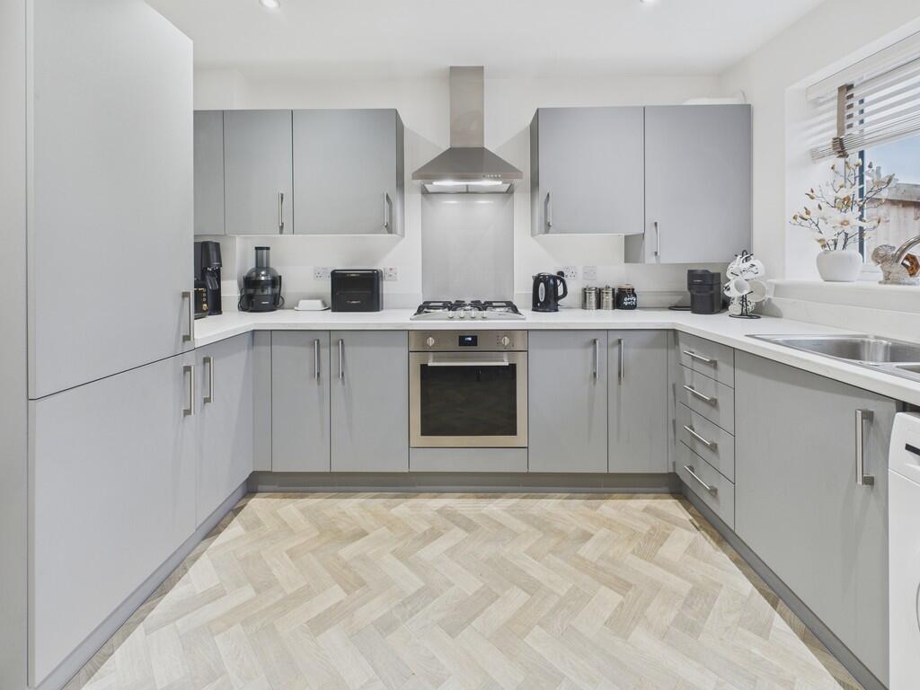 CAM04273G0-PR0241...