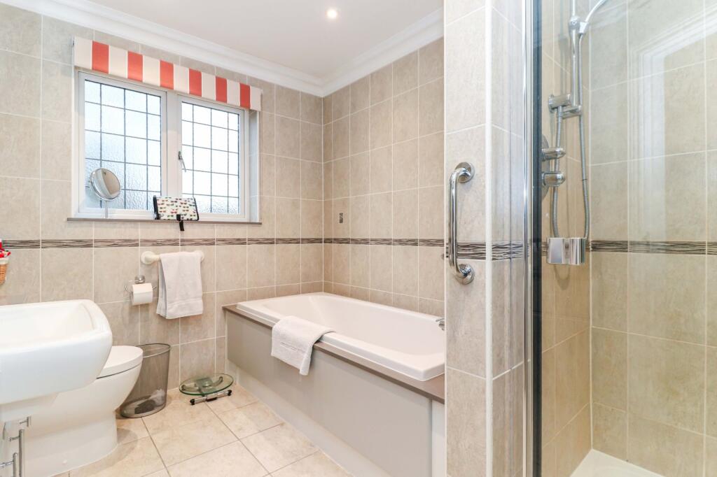 En Suite Bathroom
