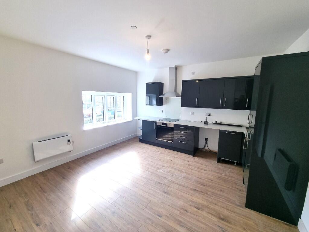 The Station Hotel, 162 Windsor Road, Penarth, CF64 1JG