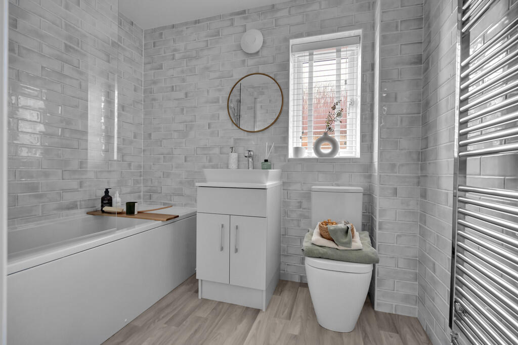 16 Hessonite Ioli...