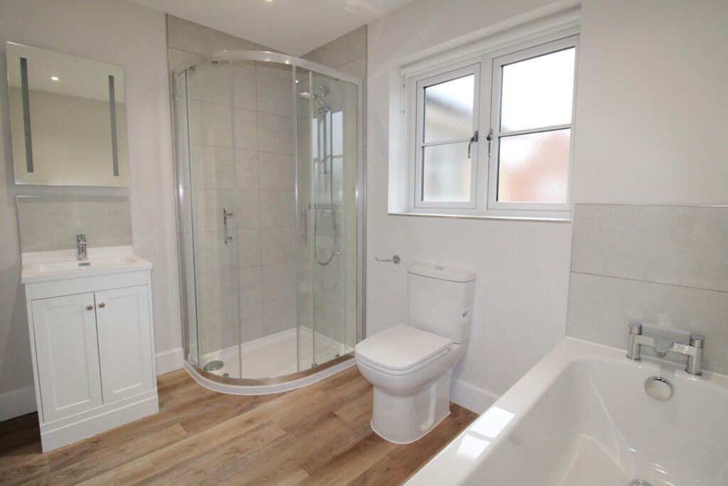 Main bathroom