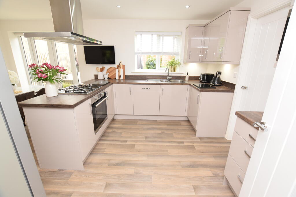 open plan kitchen/diner