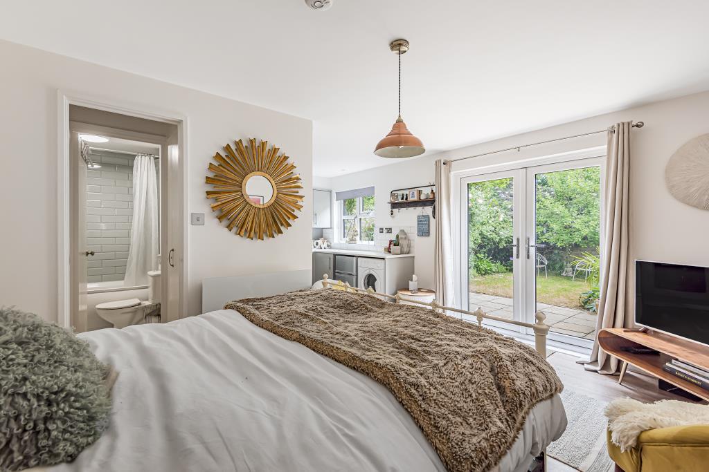 Reception/Bedroom/Kitchen