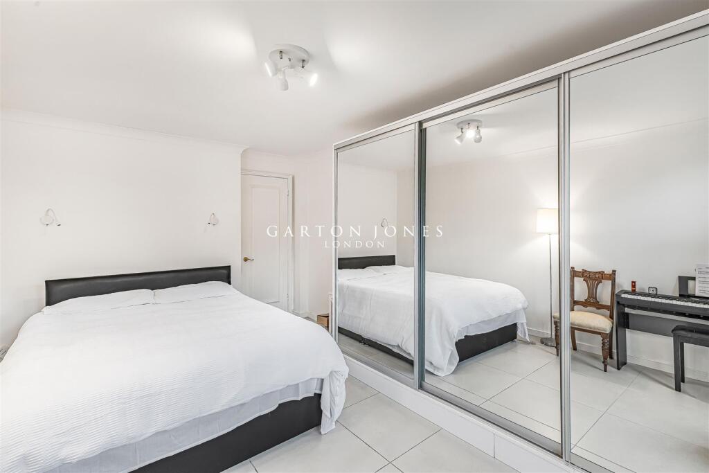 Bedroom.JPG