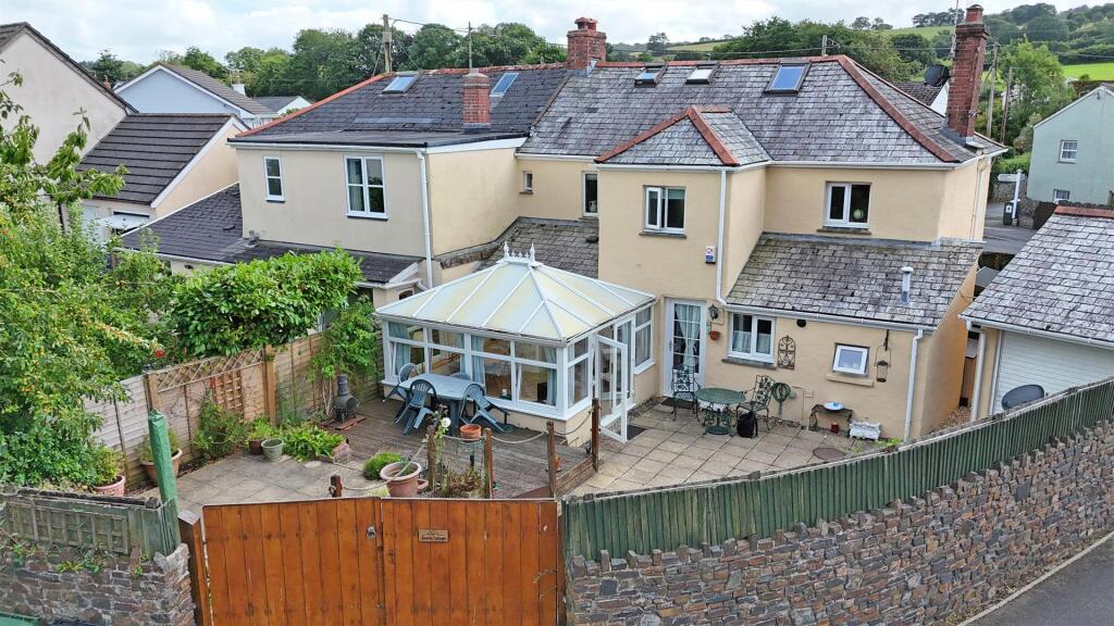 Chowns Drome Back.jpg