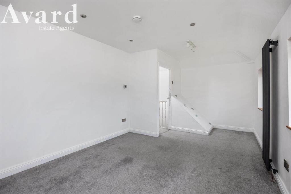 Warnham Rise_9-010.jpg