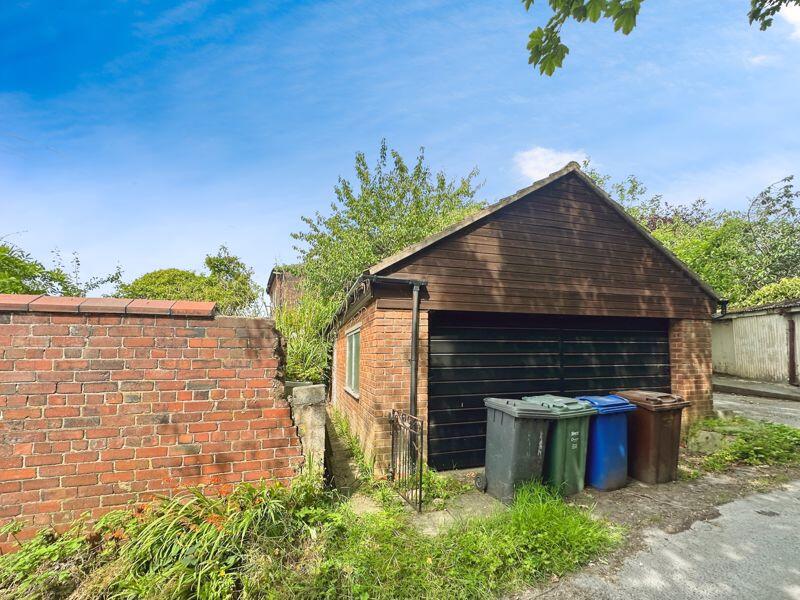 Detached Garage 