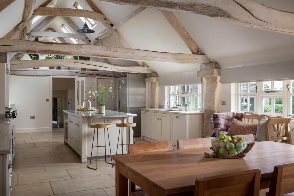 69 - High Barn - GL6 0QA - Web.jpg