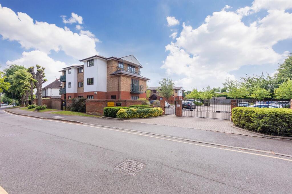 6 Sherbourne Court-4.jpg