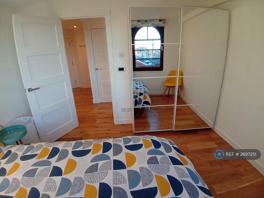 Double Bedroom 