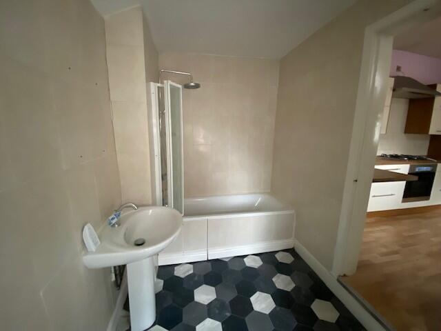 BATHROOM ONE T202509241425.jpg
