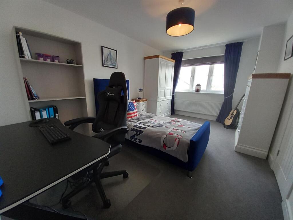 14 cross Park Bed 2real.jpg