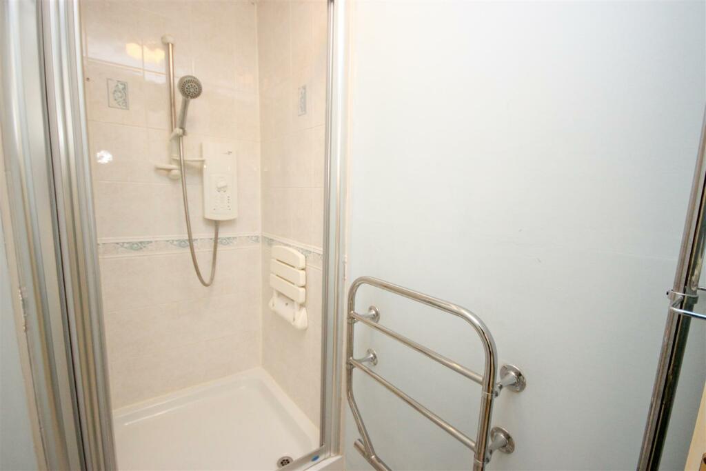 Shower room.jpg