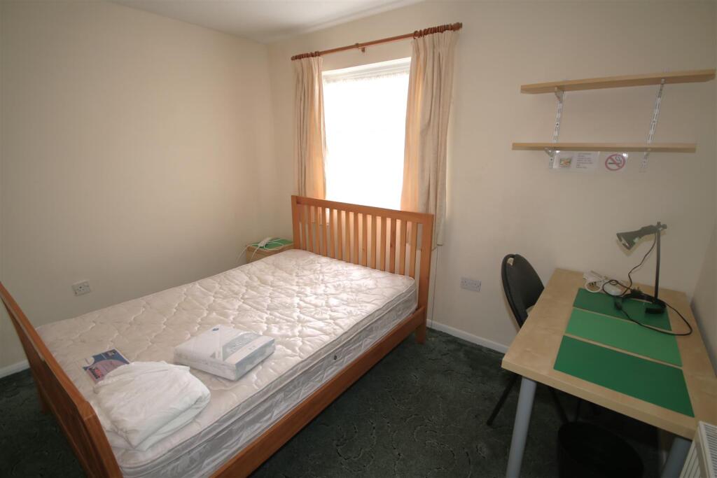 Bedroom 4a.JPG