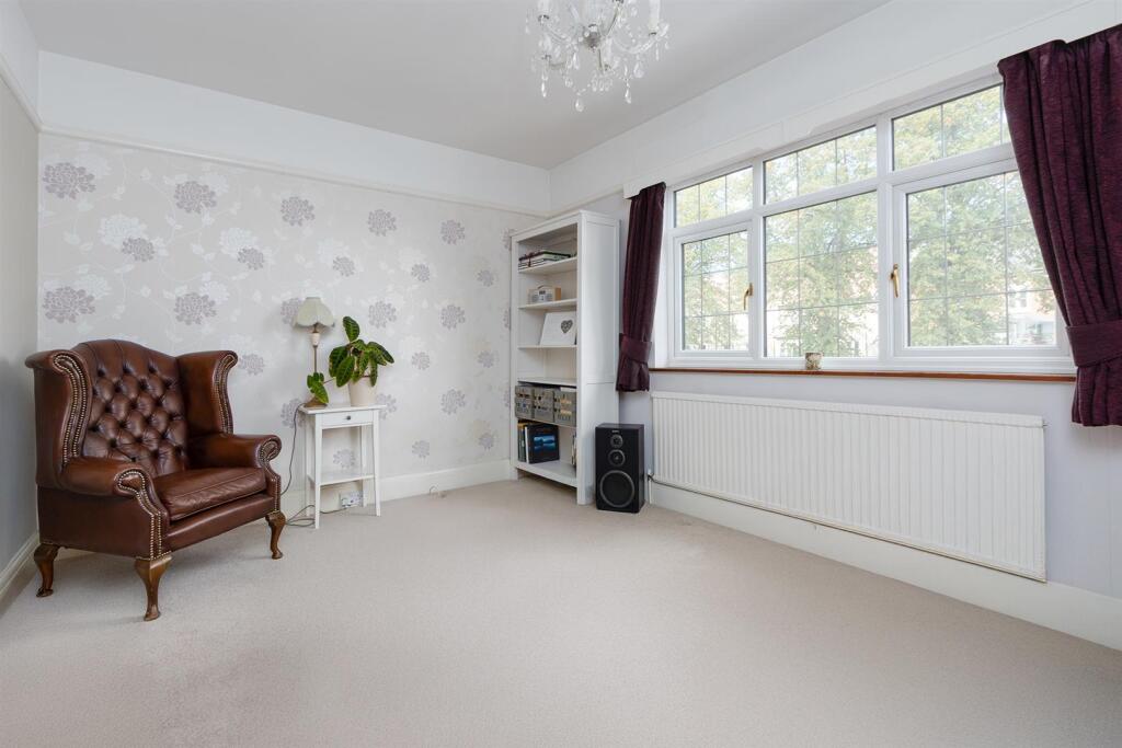 Bilton Road, Rugby (8).jpg