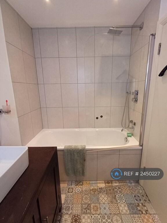 Full Size Comfortable Bath