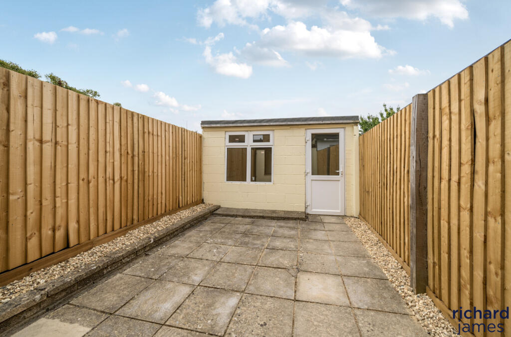 385af61bf5104861bac2fb2a2ab8251d