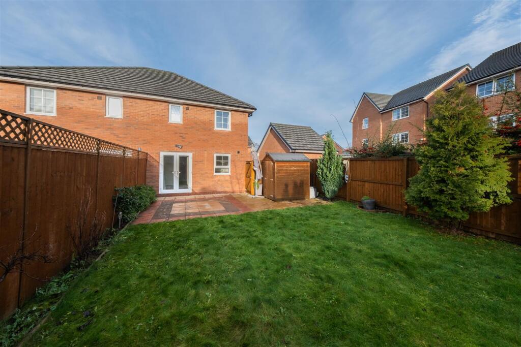 3 Dahlia Crescent-027.jpg