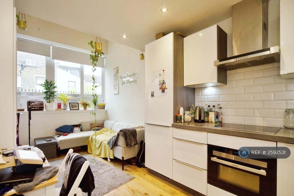 One Bedroom Apartment In Walthamstow Central
