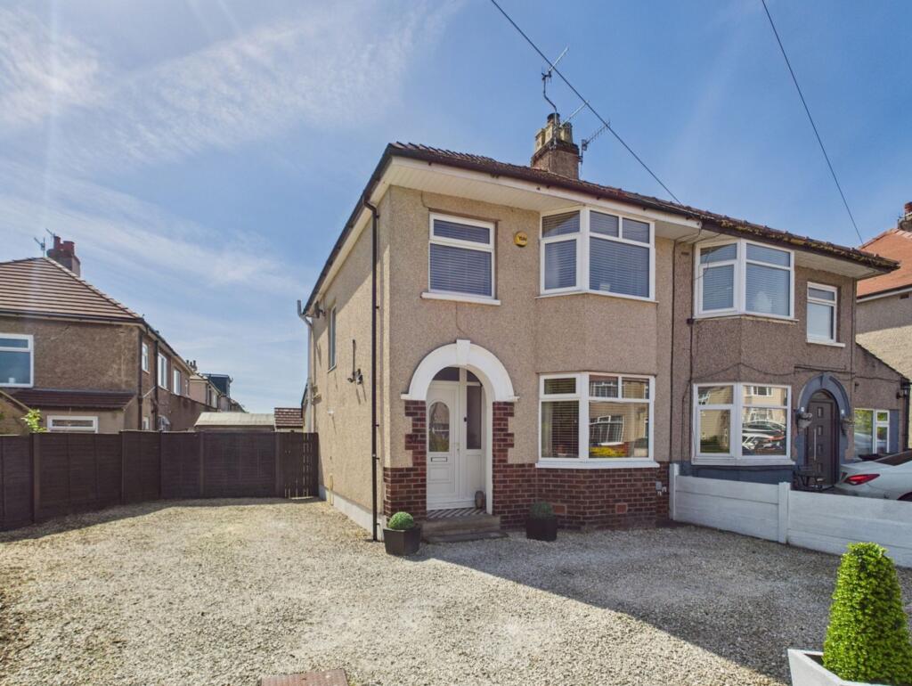 Welcome to Lymm Avenue