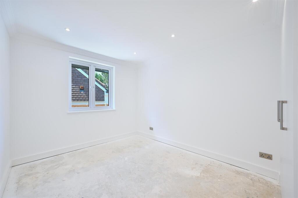 CLAREMONT GARDENS, 22- (3).jpg