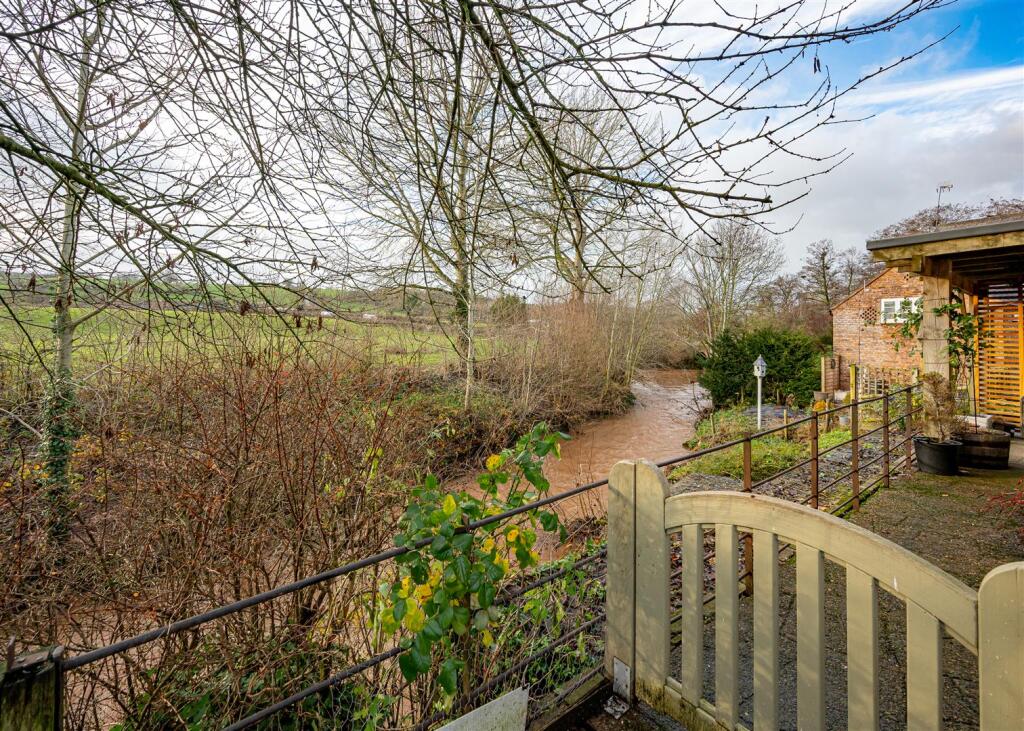 Harpsford Mill Farm-externals-04.jpg