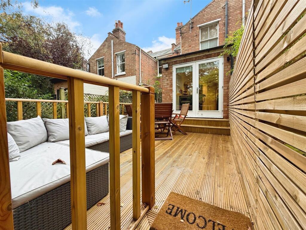 eca0939d--4CE7-98F1-9923893A5F0F-85726-00001C165B3