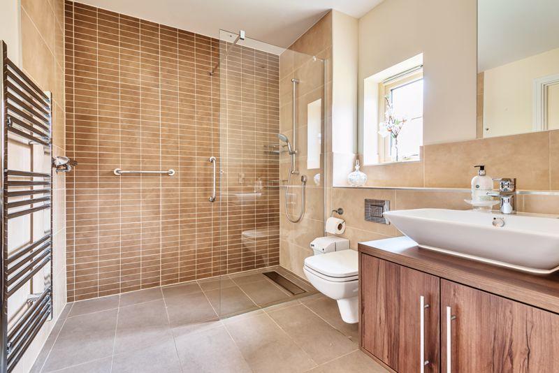 Ensuite shower room to master bedroom