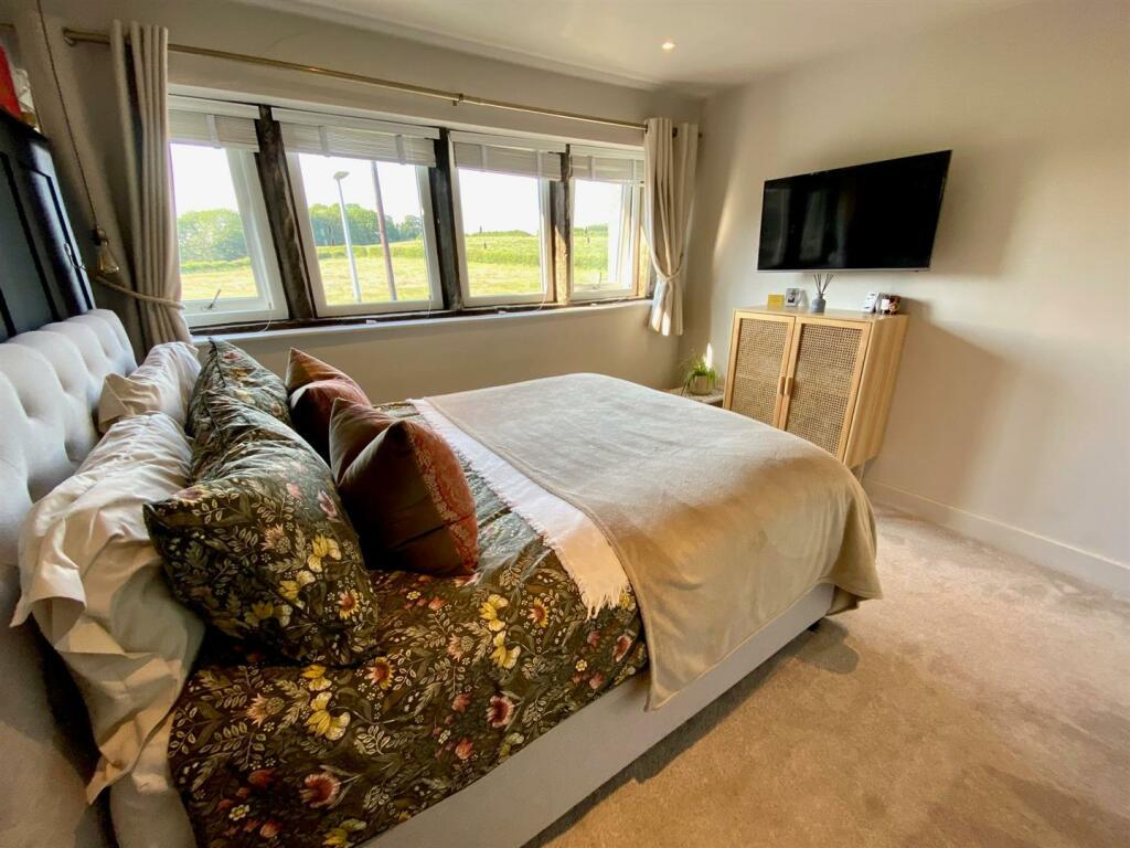 kitson hill road 179 bed 1 2.jpg