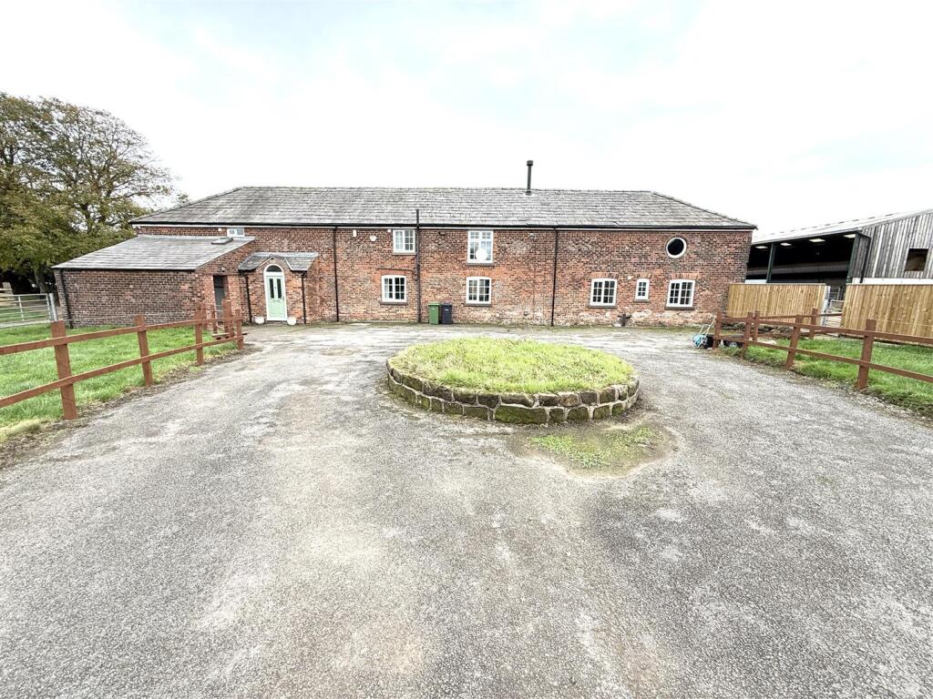 Summer Lane, Hatton