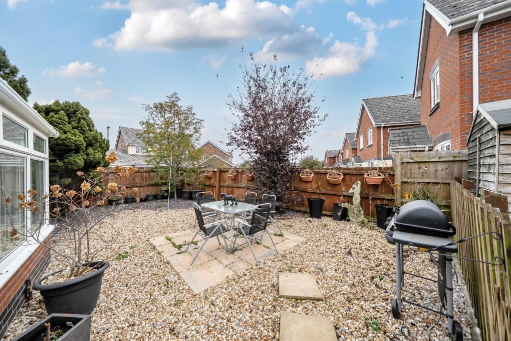 Rear gravelled area.jpg