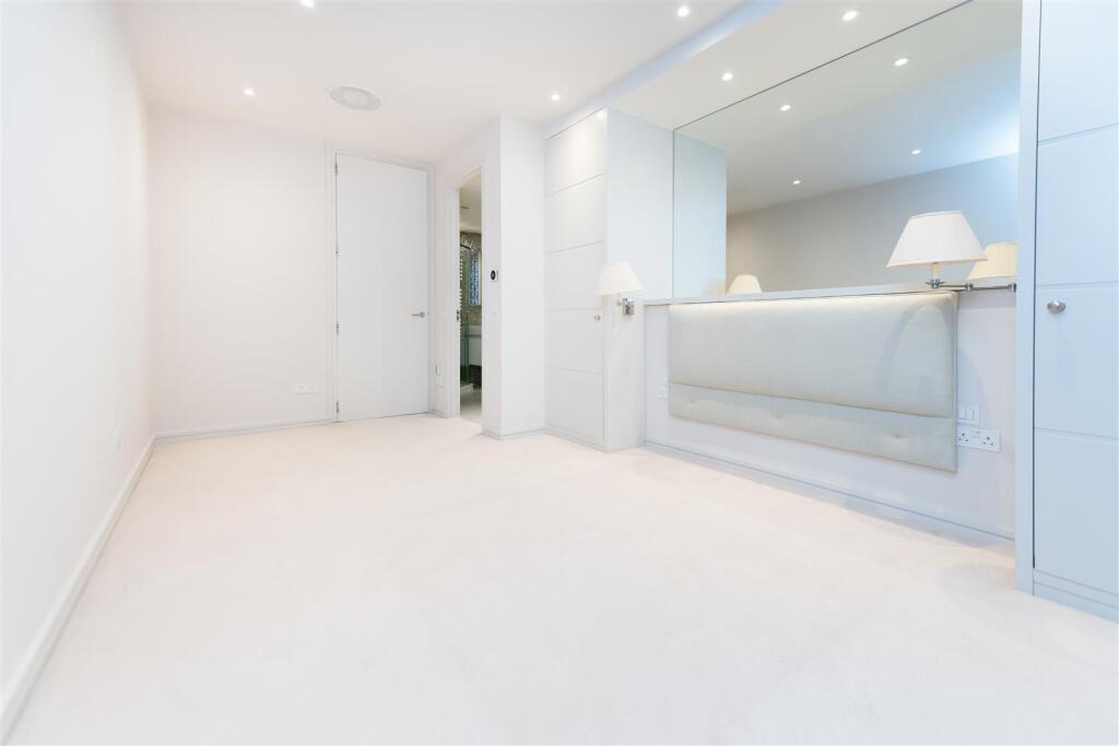 Bedroom 4        .jpg